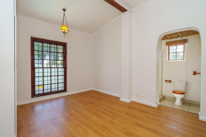 2 Bedroom Property for Sale in Kenilworth Western Cape